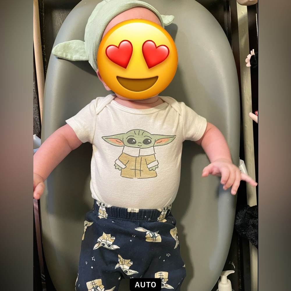 Yoda “The Child” hat, short sleeve onesie and pant set size 0-3 months